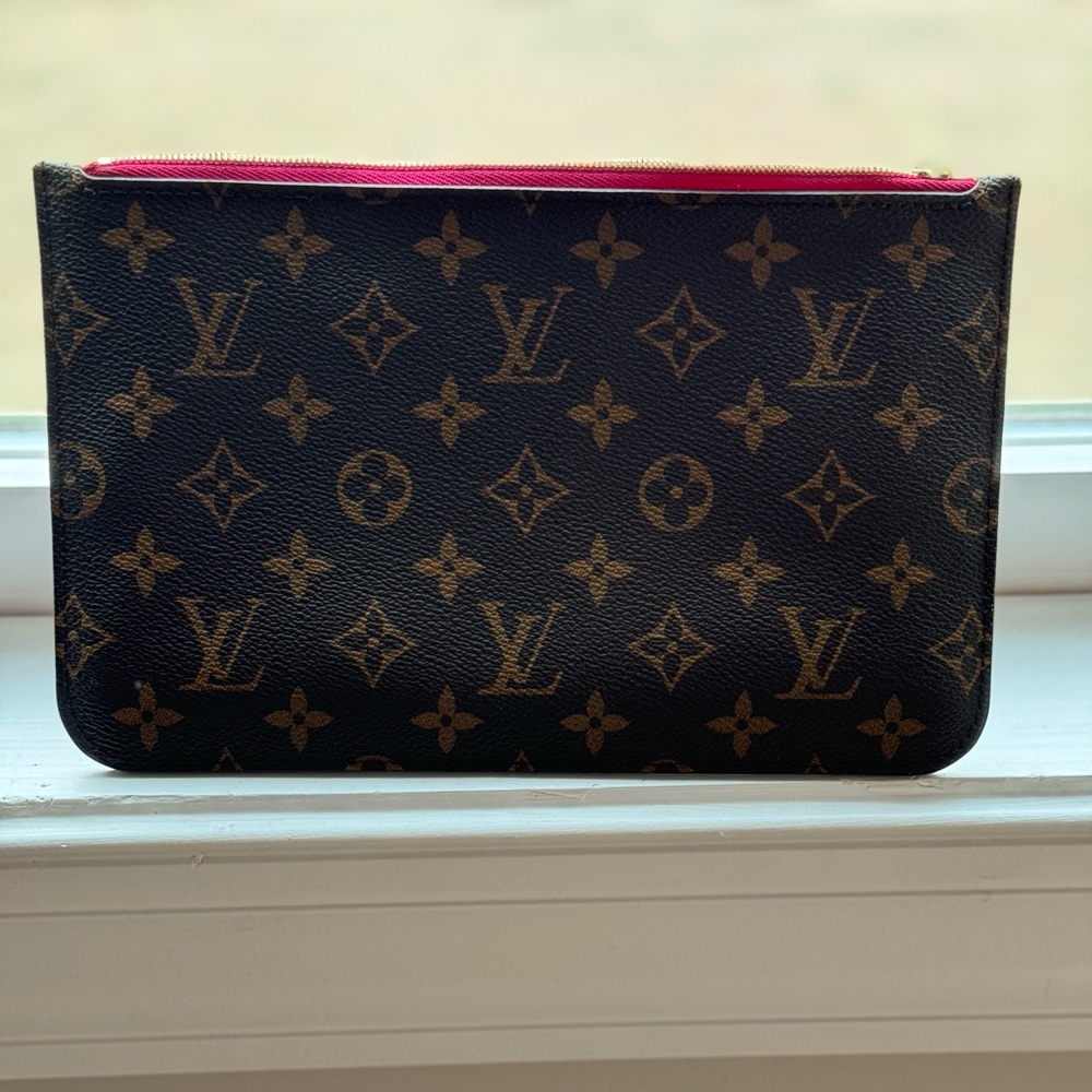 Louis Vuitton Neverfull Pouch
